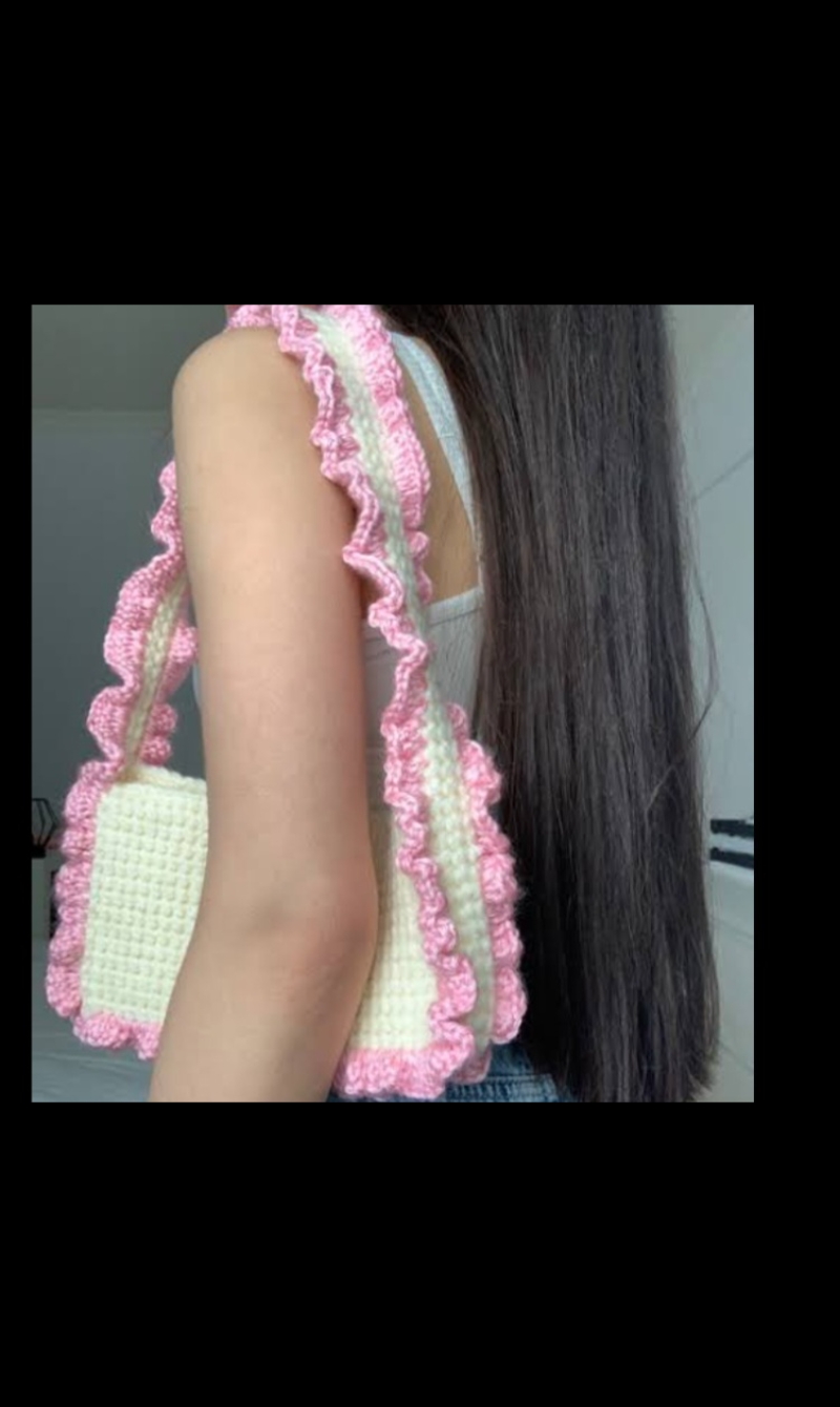 Crochet shoulder bag